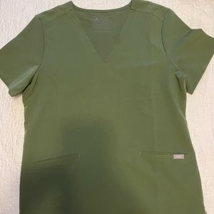 Women’s figs casma scrub top